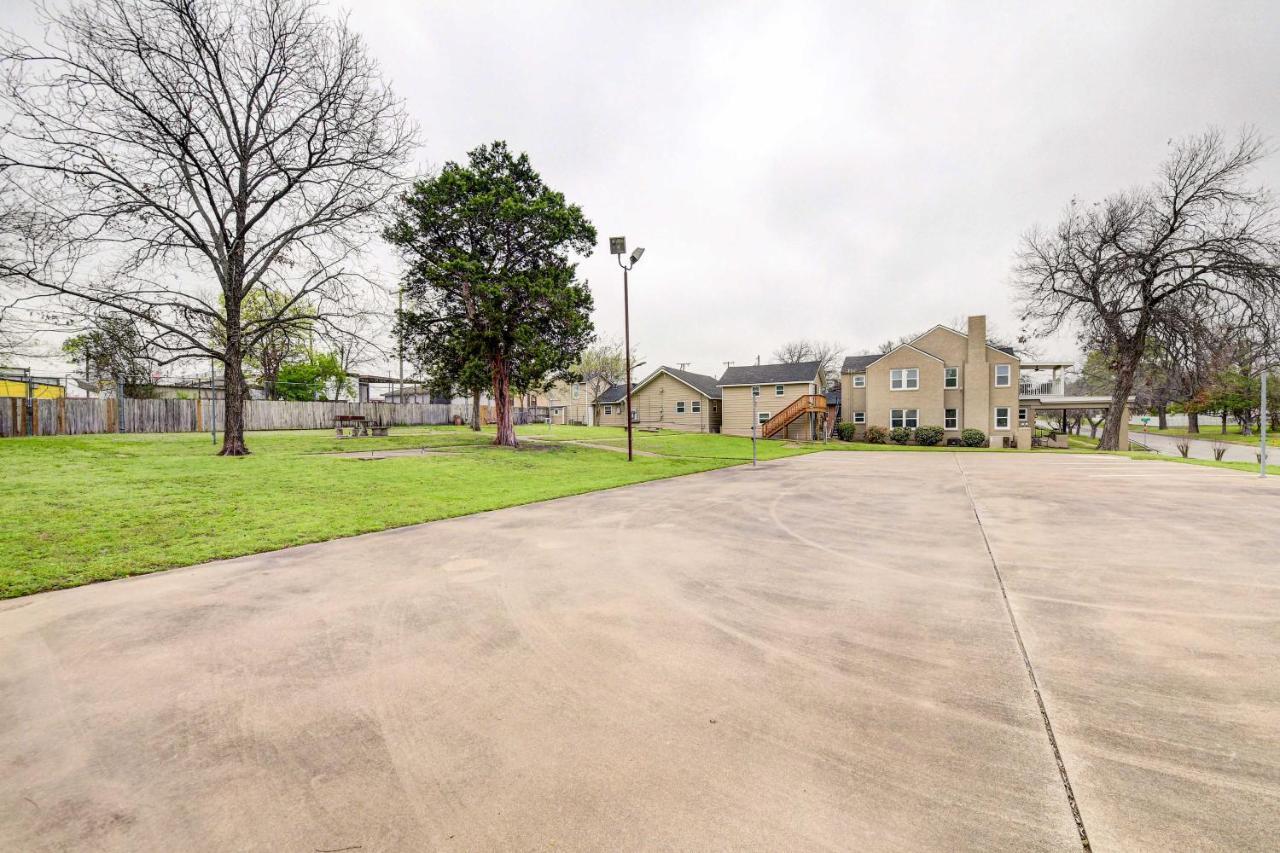 Waco Vacation Rental About 2 Mi To Magnolia Market! Exterior photo